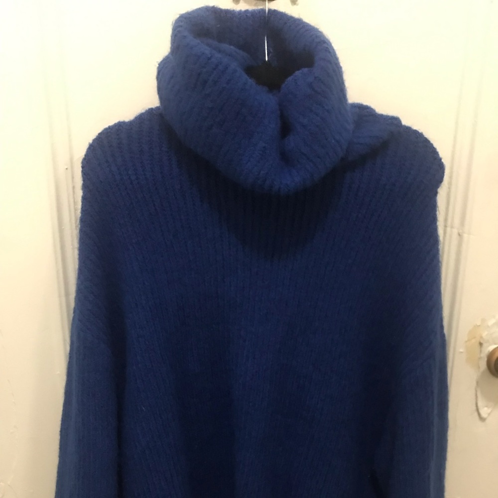 Zara’s perfect chunky knit sweater!